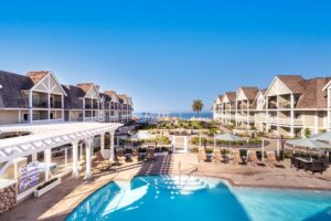 2. Carlsbad Inn Beach Resort