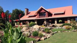 2. Hilltop Manor Bed & Breakfast