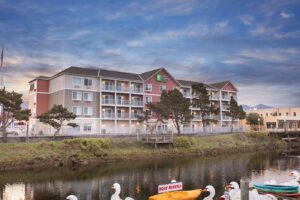 3. Holiday Inn Express & Suites Seaside