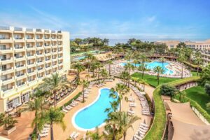 3. Hotel Guarana