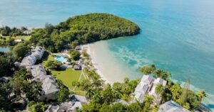 4. Couples Sans Souci