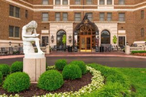 4. The Raphael Hotel, Autograph Collection