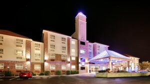 6. Best Western Plus Sandusky Hotel & Suites