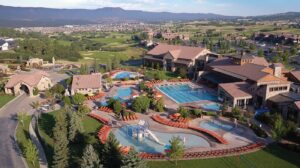 6. Flying Horse Resort & Club