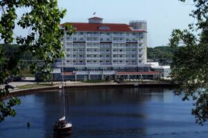 6. The Inn At Harbor Shores