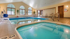 7. Best Western Plaza Hotel Saugatuck