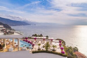 7. Grand Miramar All Luxury Suites & Residences