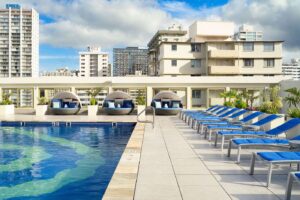 7. Hilton Waikiki Beach Resort & Spa