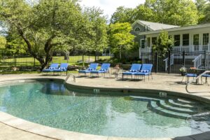 7. Lambert's Cove Inn & Resort