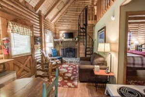 7. Mountainaire Inn and Log Cabins