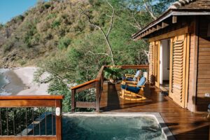 8. Aqua Oceanfront Resort