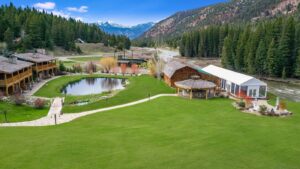 8. Rainbow Ranch Lodge