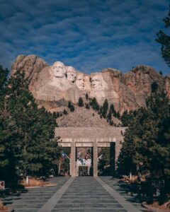 best resorts near mount rushmore