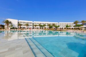 4. Grand Palladium Palace Ibiza Resort & Spa