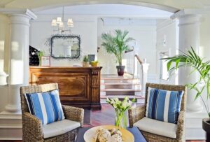 4. Newport Beach Hotel