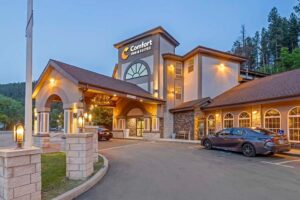 6. Comfort Inn & Suites Mt. Rushmore