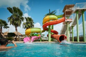 best houston resorts with water park