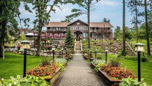 2. Grand View Lodge