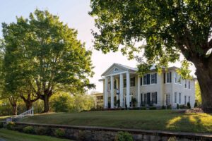 2. Steeles Tavern Manor Bed and Breakfast