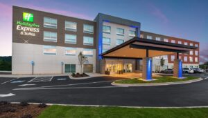 3. Holiday Inn Express & Suites Gainesville - Lake Lanier