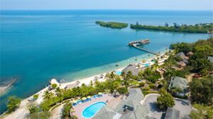 best resorts in roatan honduras