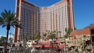cheap hotels in las vegas under $100