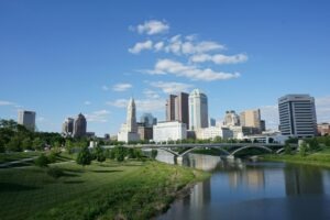 closest airports to Columbus Ohio