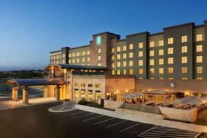 2. Embassy Suites By Hilton San Antonio Brooks Hotel & Spa