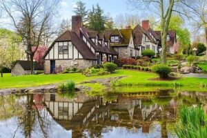3. Hillbrook Inn & Restaurant