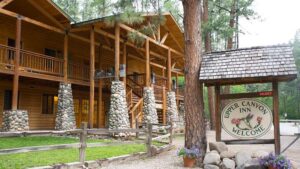 6. Upper Canyon Inn and Cabins