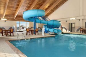 7. Country Inn & Suites by Radisson, Duluth North