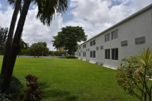 8. Signature Inn Miami