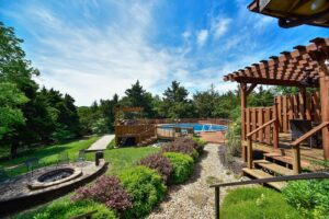 1. Cedar Crest Lodge