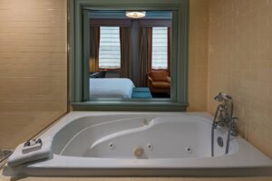 1. Hotel ICON, Autograph Collection