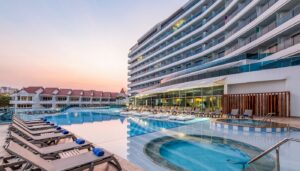 3. Las Americas Torre Del Mar