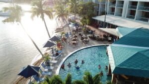 7. Bolongo Bay Beach Resort
