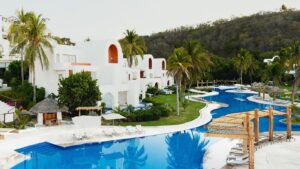 7. Camino Real Zaashila Huatulco