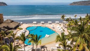 7. Costa de Oro Beach Hotel