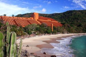 8. Las Brisas Ixtapa