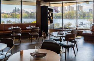 4. Hyatt Regency Boston : Cambridge