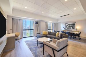 8. Hyatt Regency Chicago